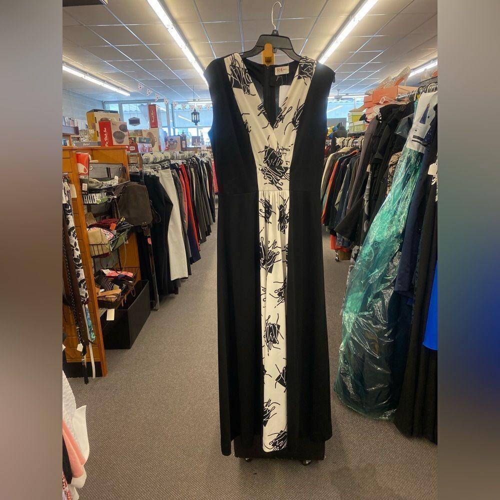 🛍️ R & K KNits Ladies 10 Black White Long Dress